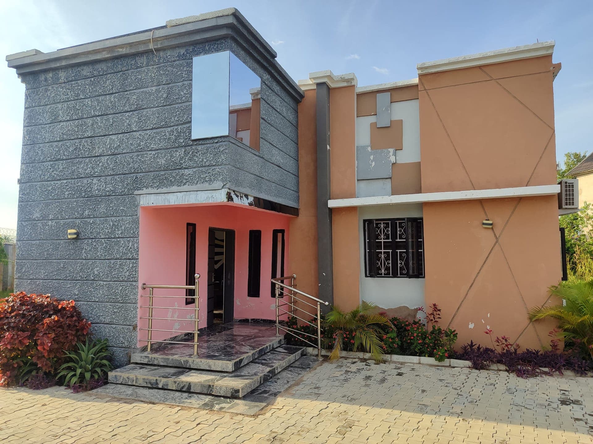 Baraks Road Bungalow photo 3 of 3